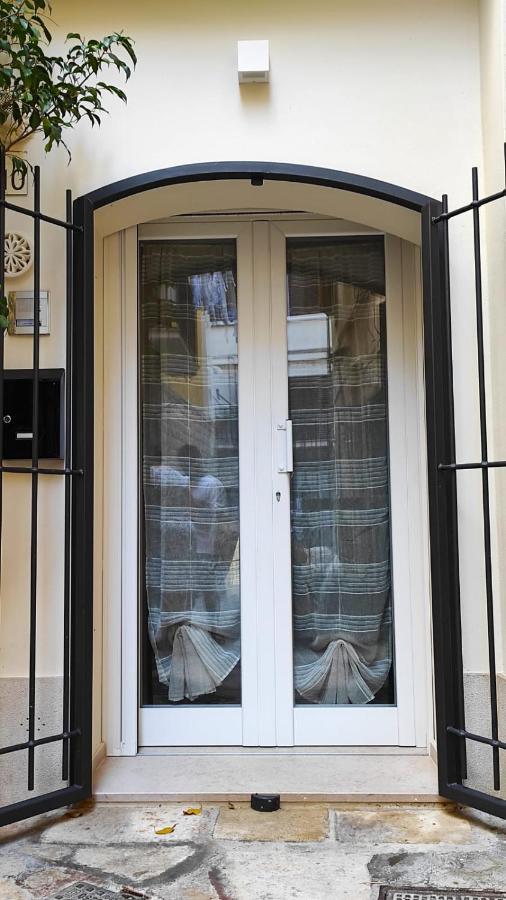 Bed and Breakfast L Antico Forno Bari Centro Storico Exterior foto